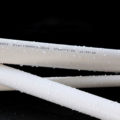 付着力の白いポリ塩化ビニールの下水管管厚くされたDN40 DN63 UPVCのプラスチック飲料水の管